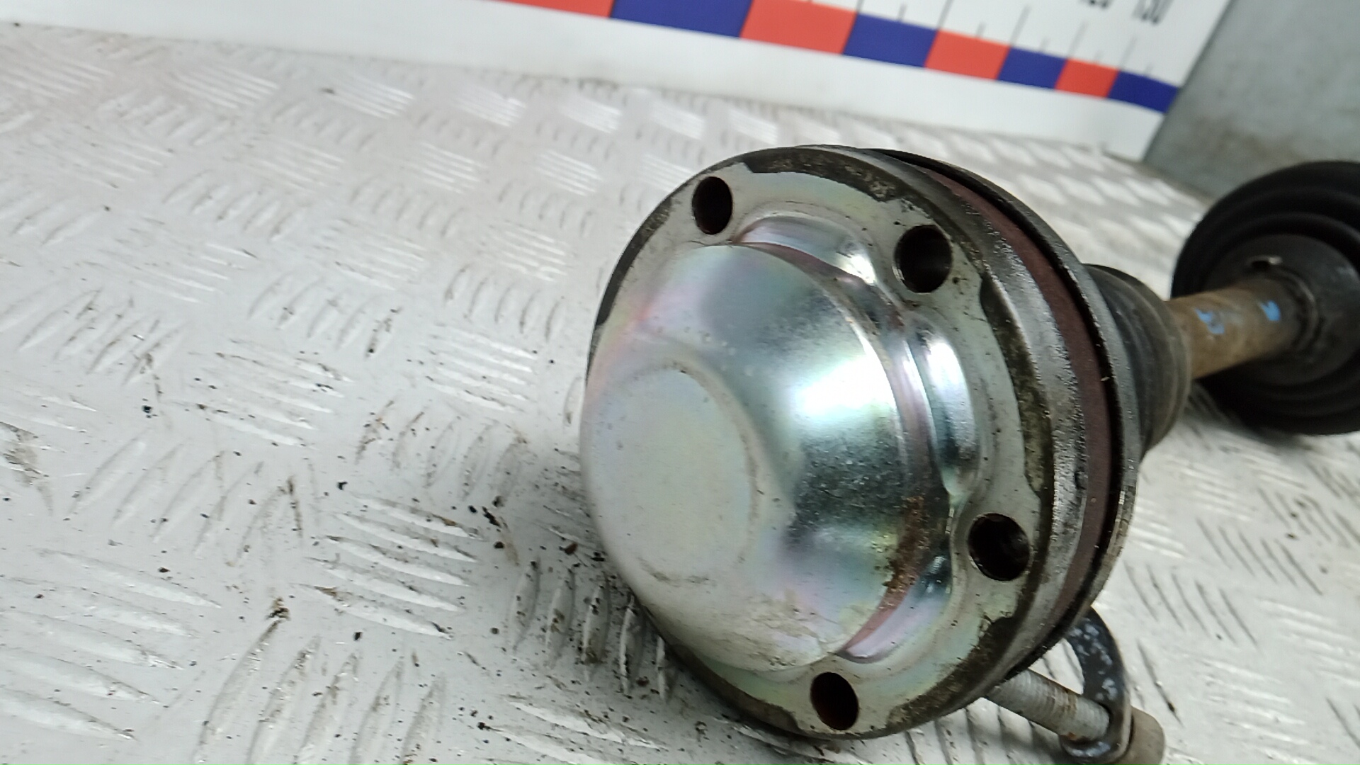 Полуось передняя левая