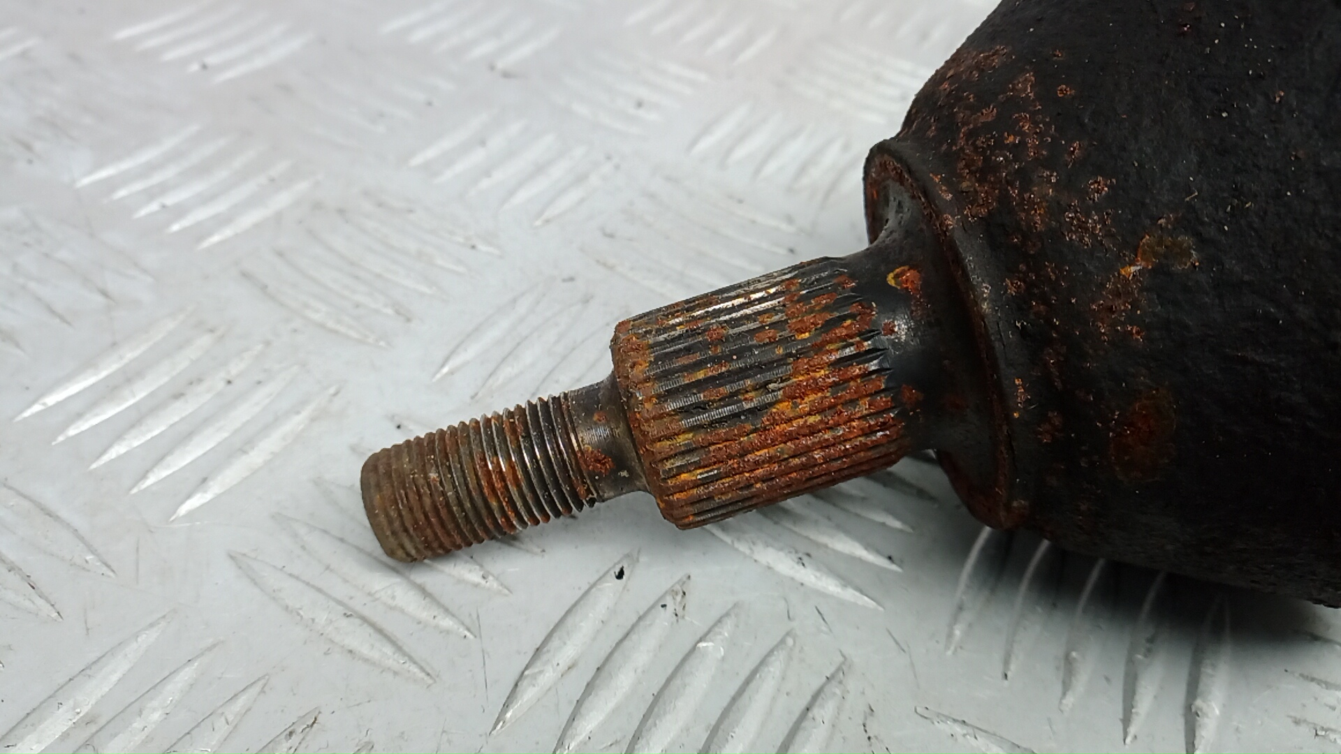 Полуось передняя правая