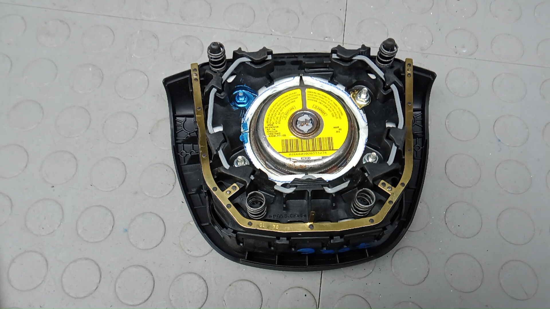 Подушка безопасности в рулевое колесо