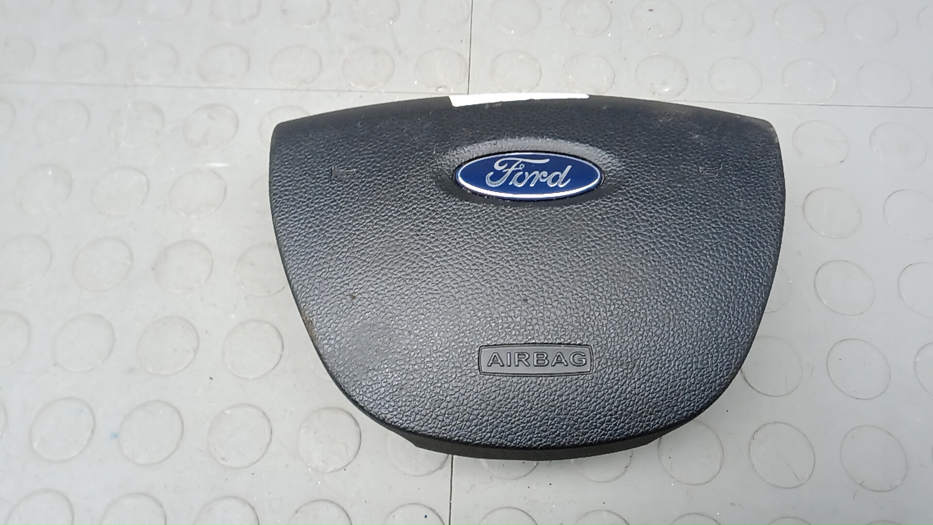 Подушка безопасности в рулевое колесо