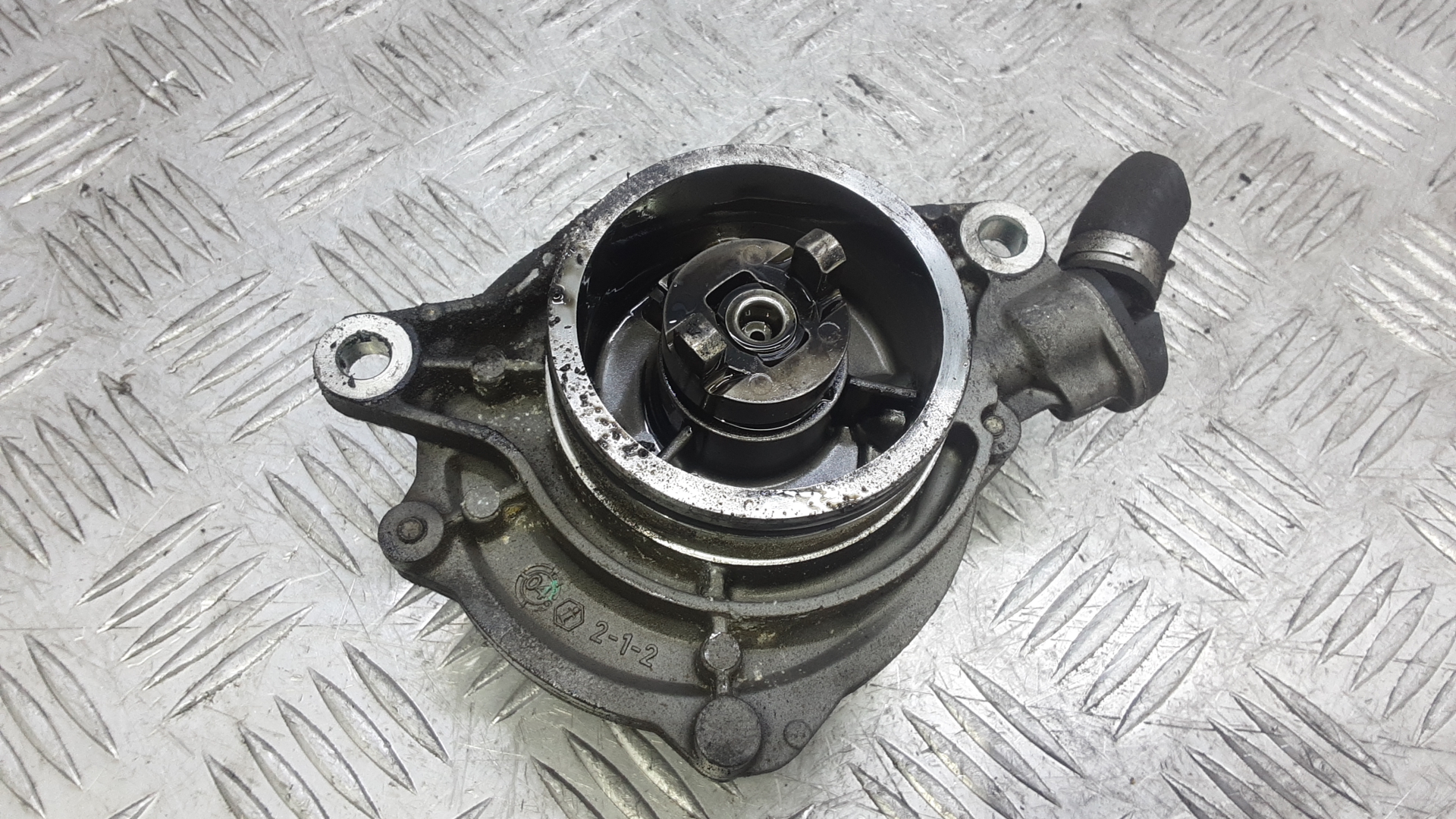 Насос вакуумный