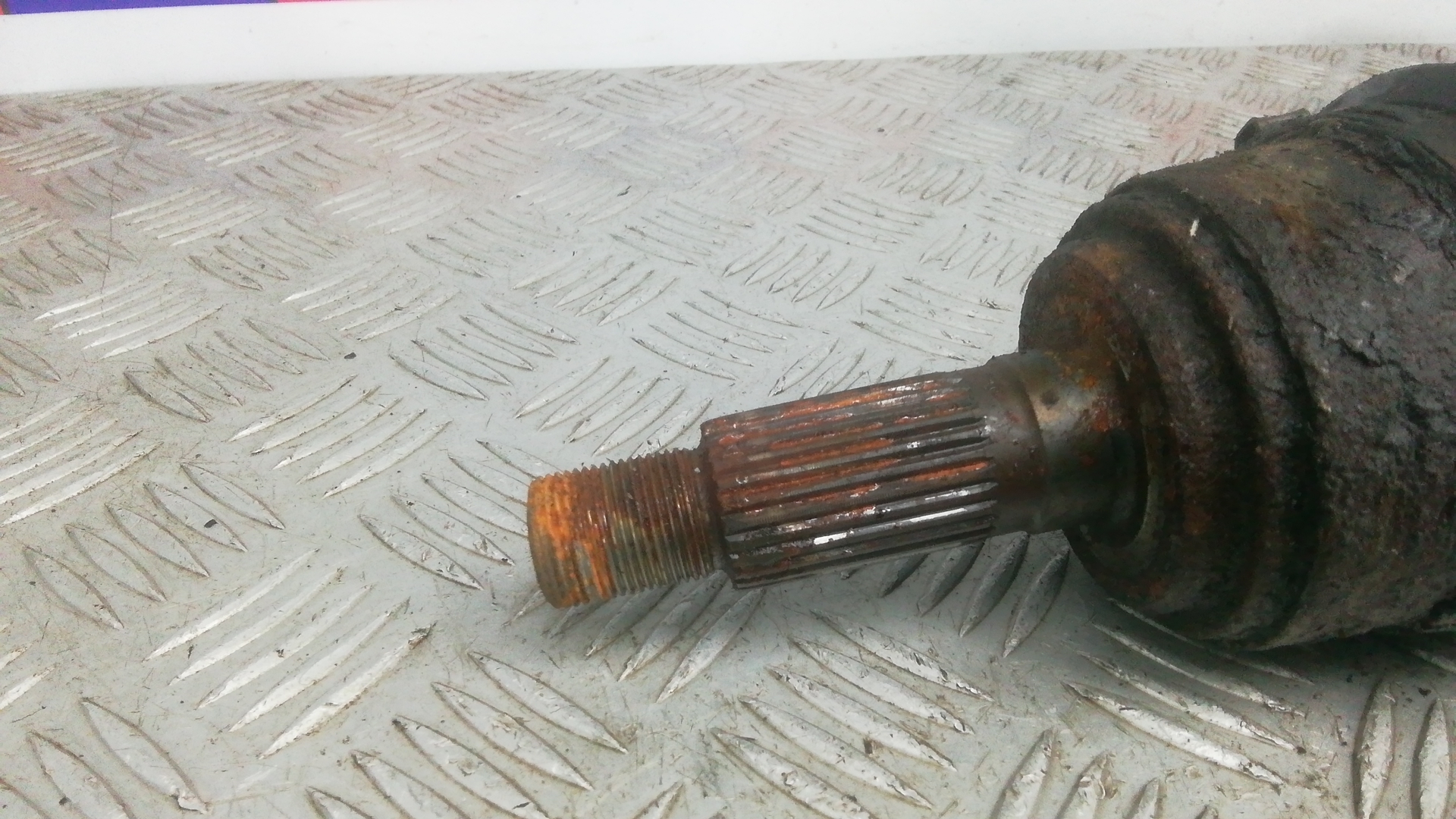 Полуось передняя левая