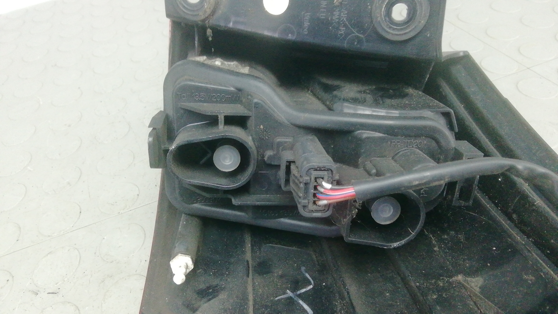 Фонарь задний левый