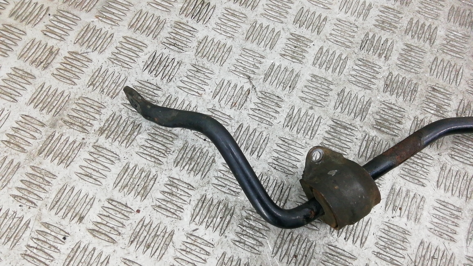 Стабилизатор задний