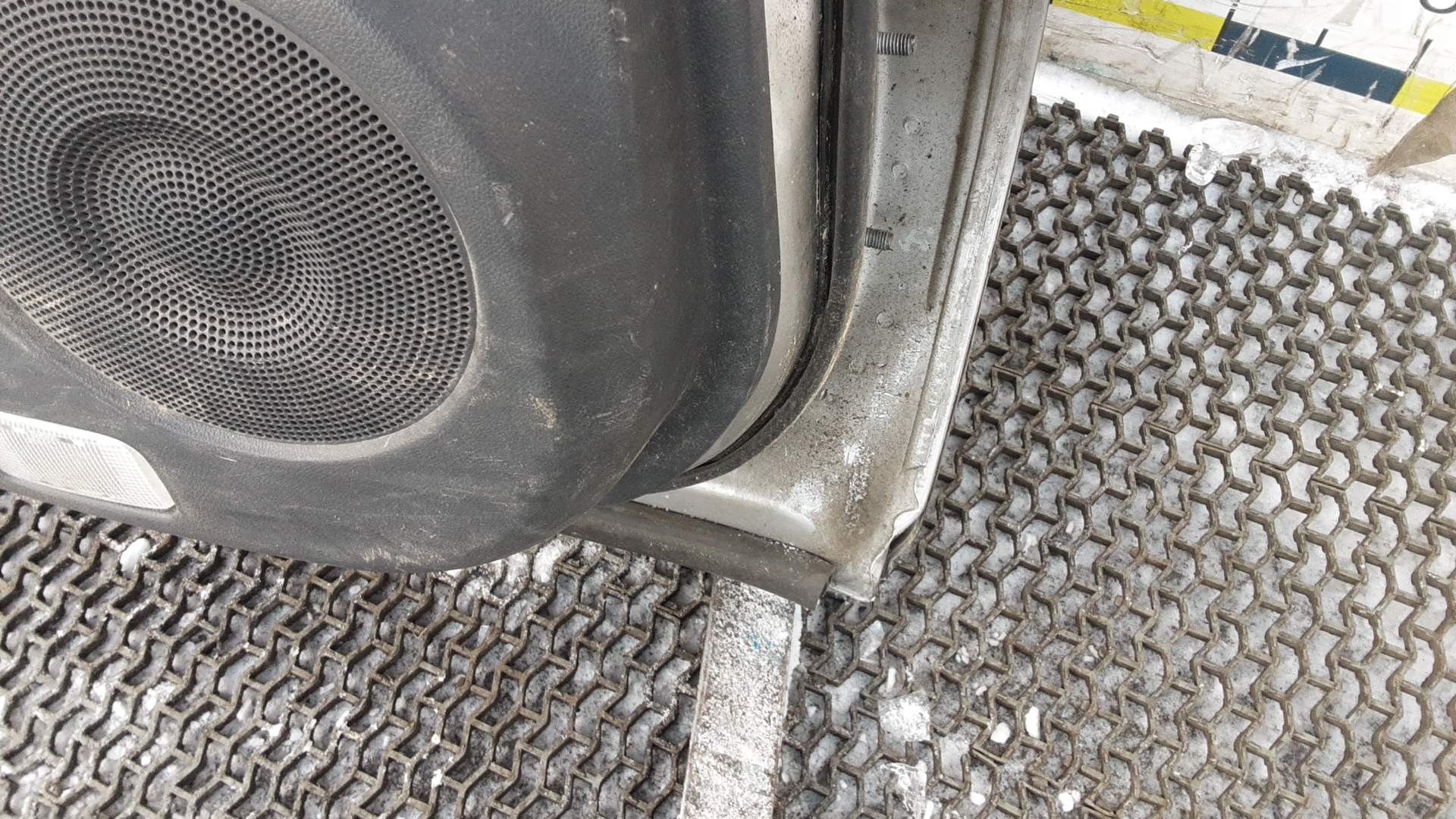 Дверь задняя левая