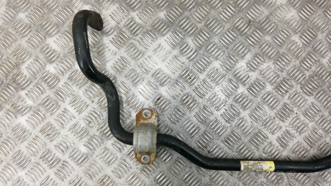 Стабилизатор передний