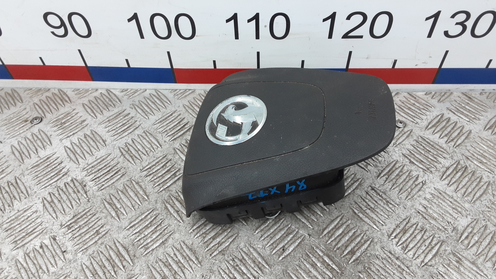 Подушка безопасности в рулевое колесо