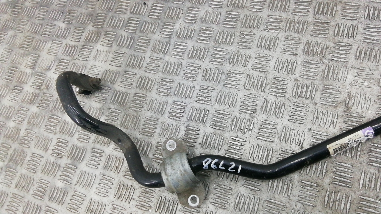 Стабилизатор передний