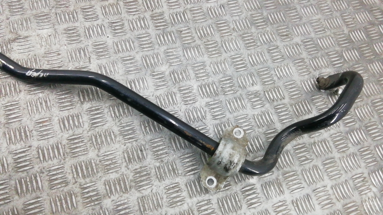 Стабилизатор передний