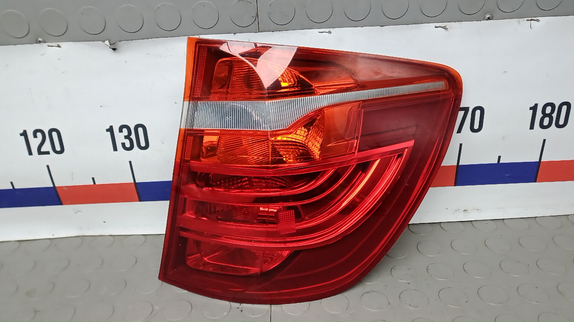 Фонарь задний правый