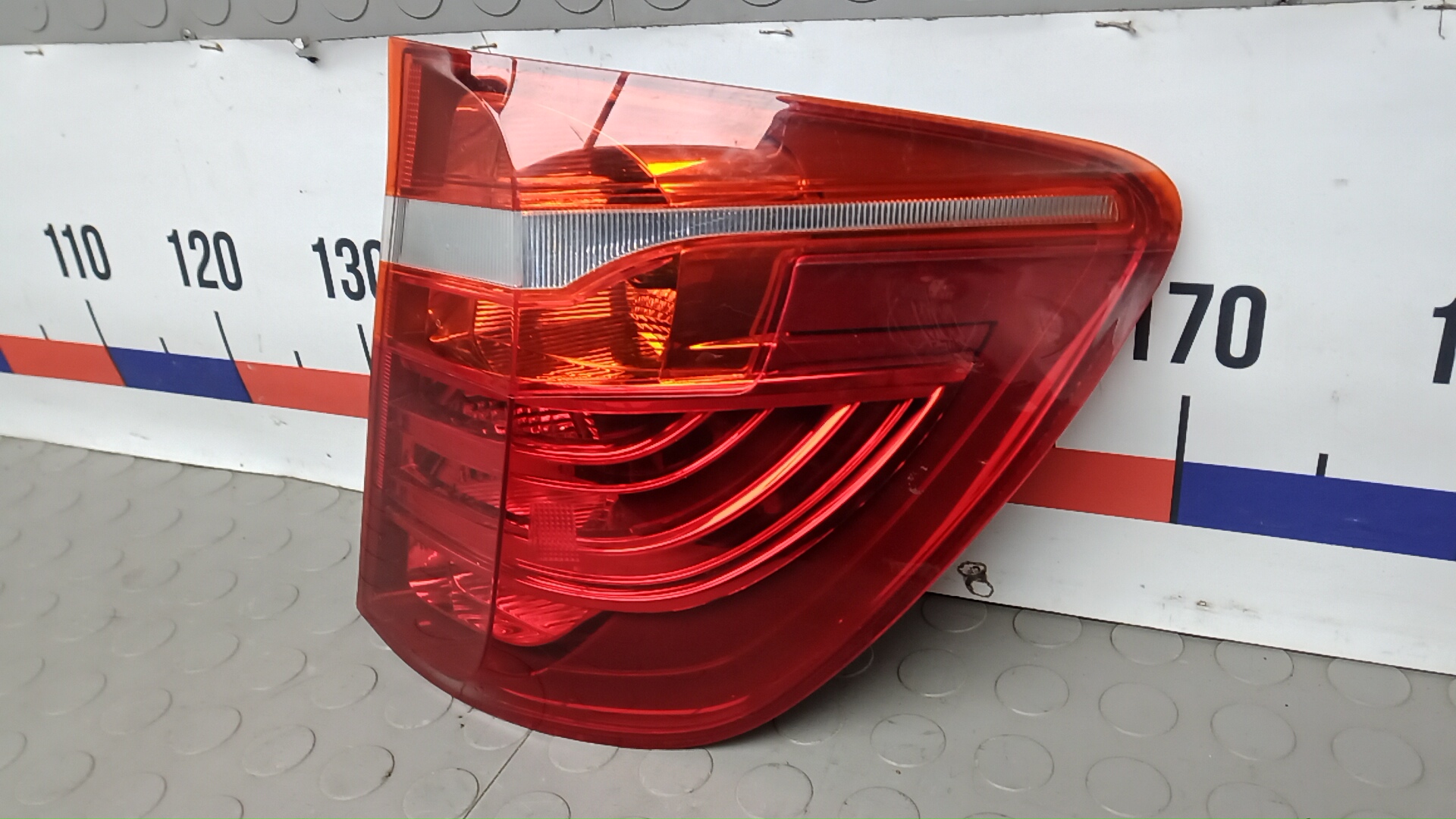 Фонарь задний правый