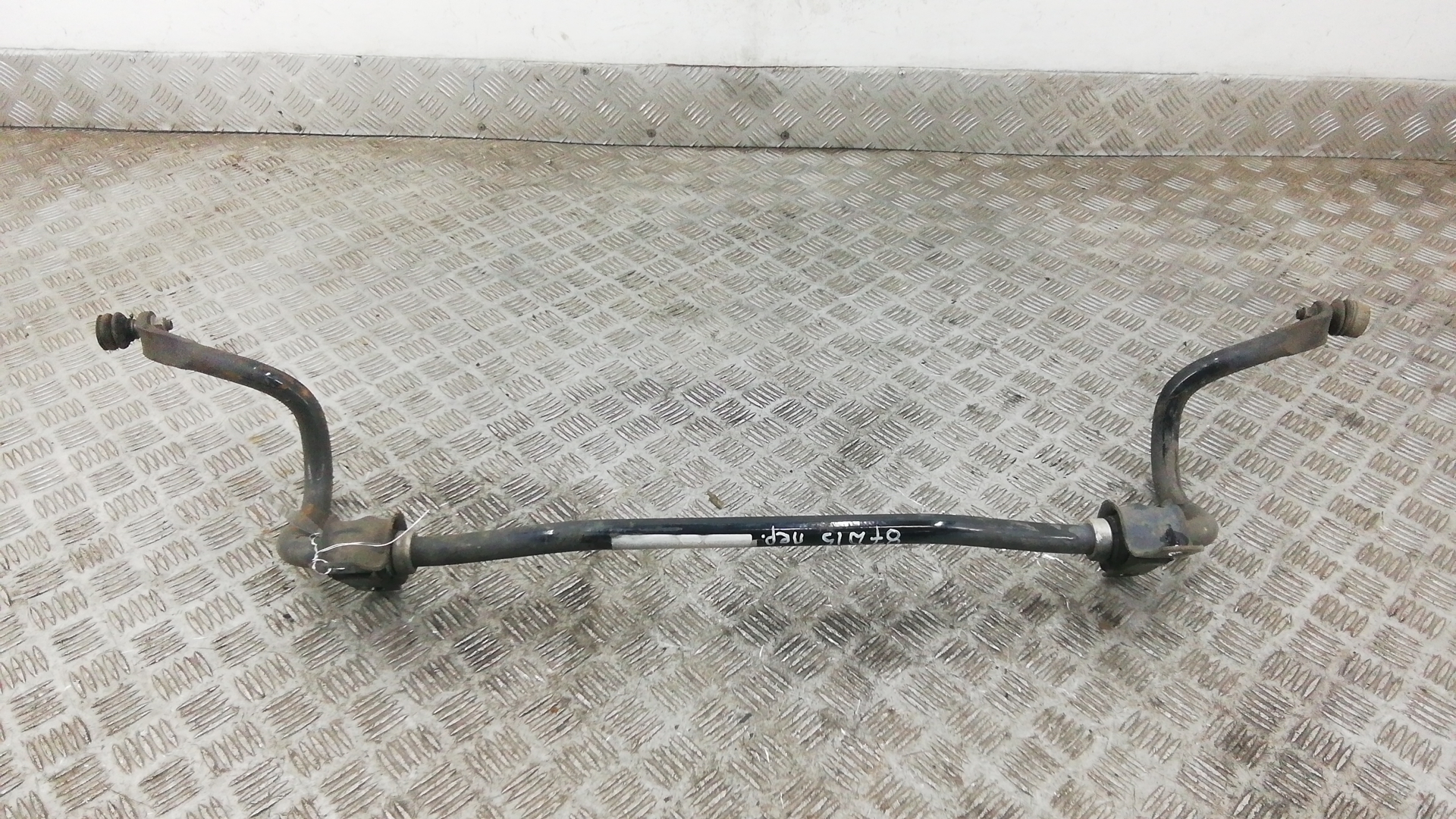 Стабилизатор передний