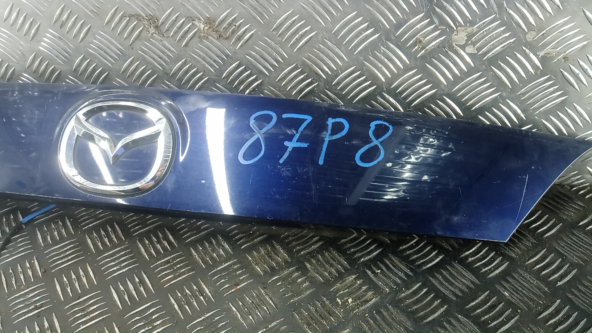 Обшивка двери багажника