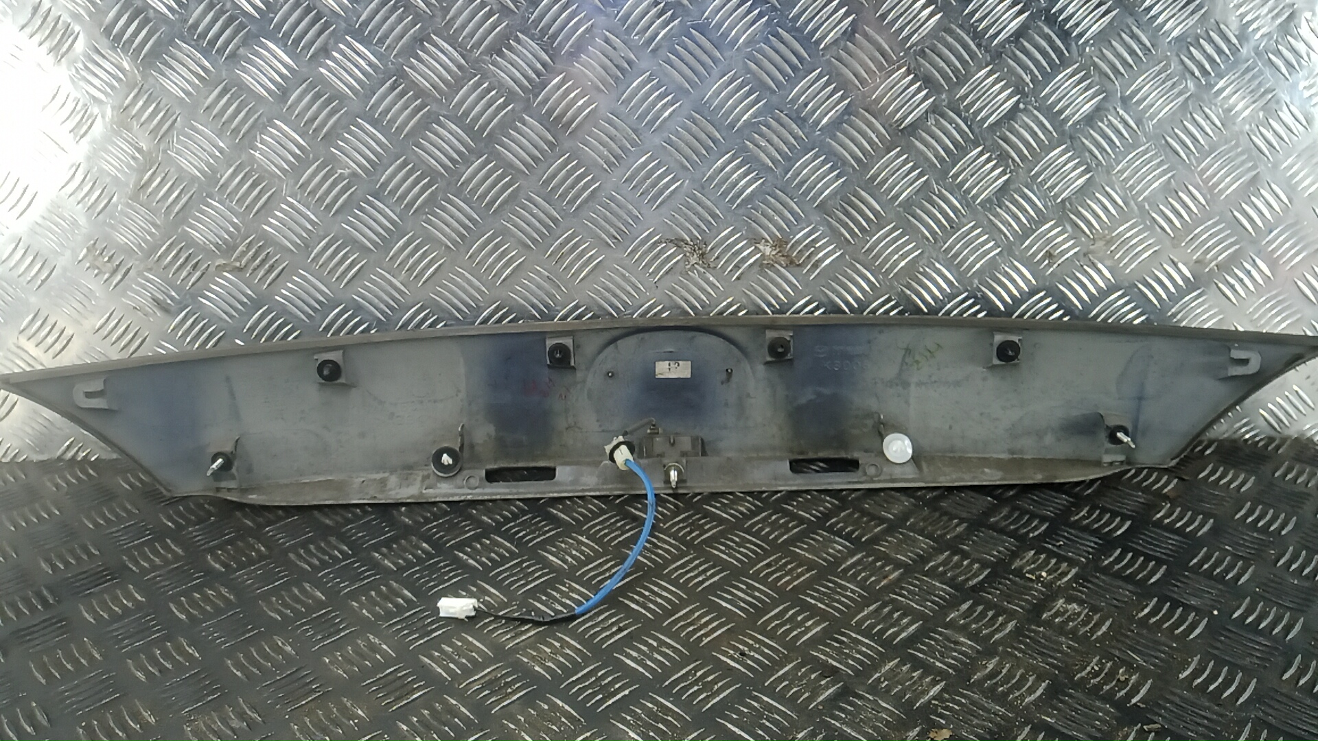 Обшивка двери багажника