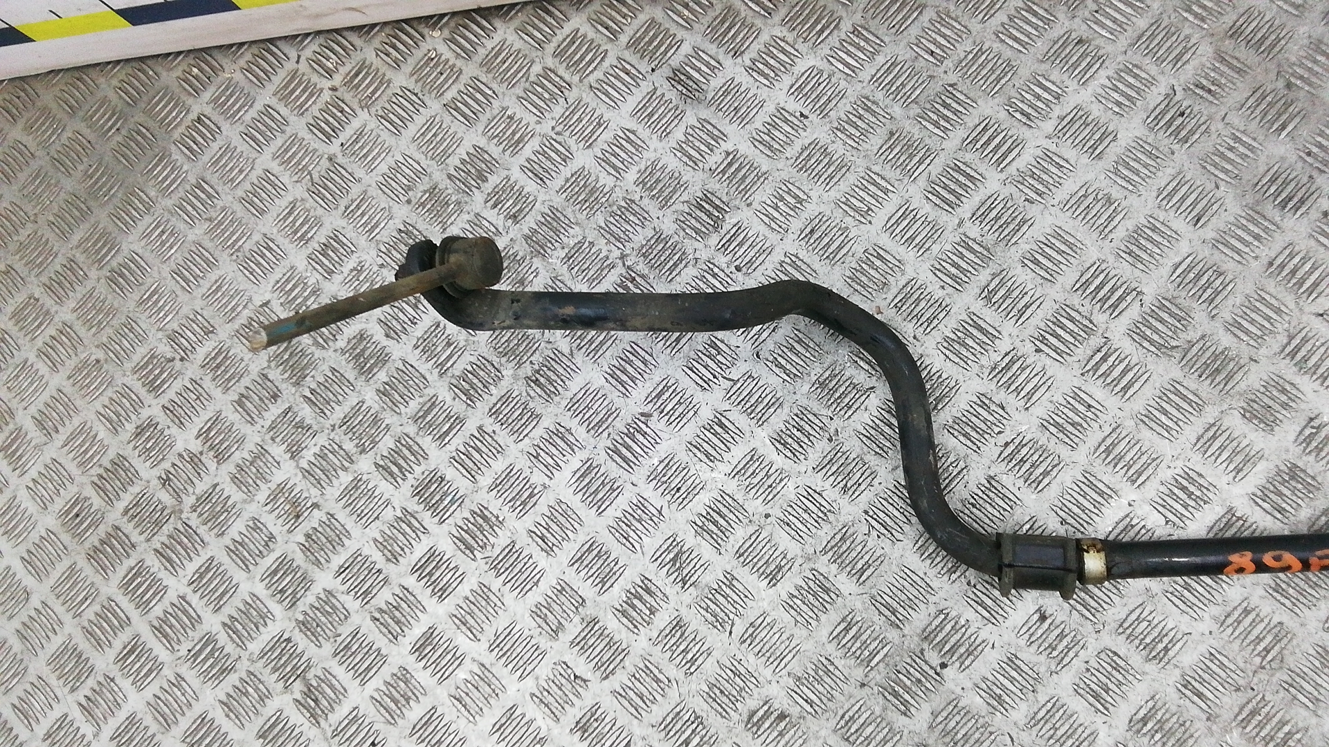 Стабилизатор передний