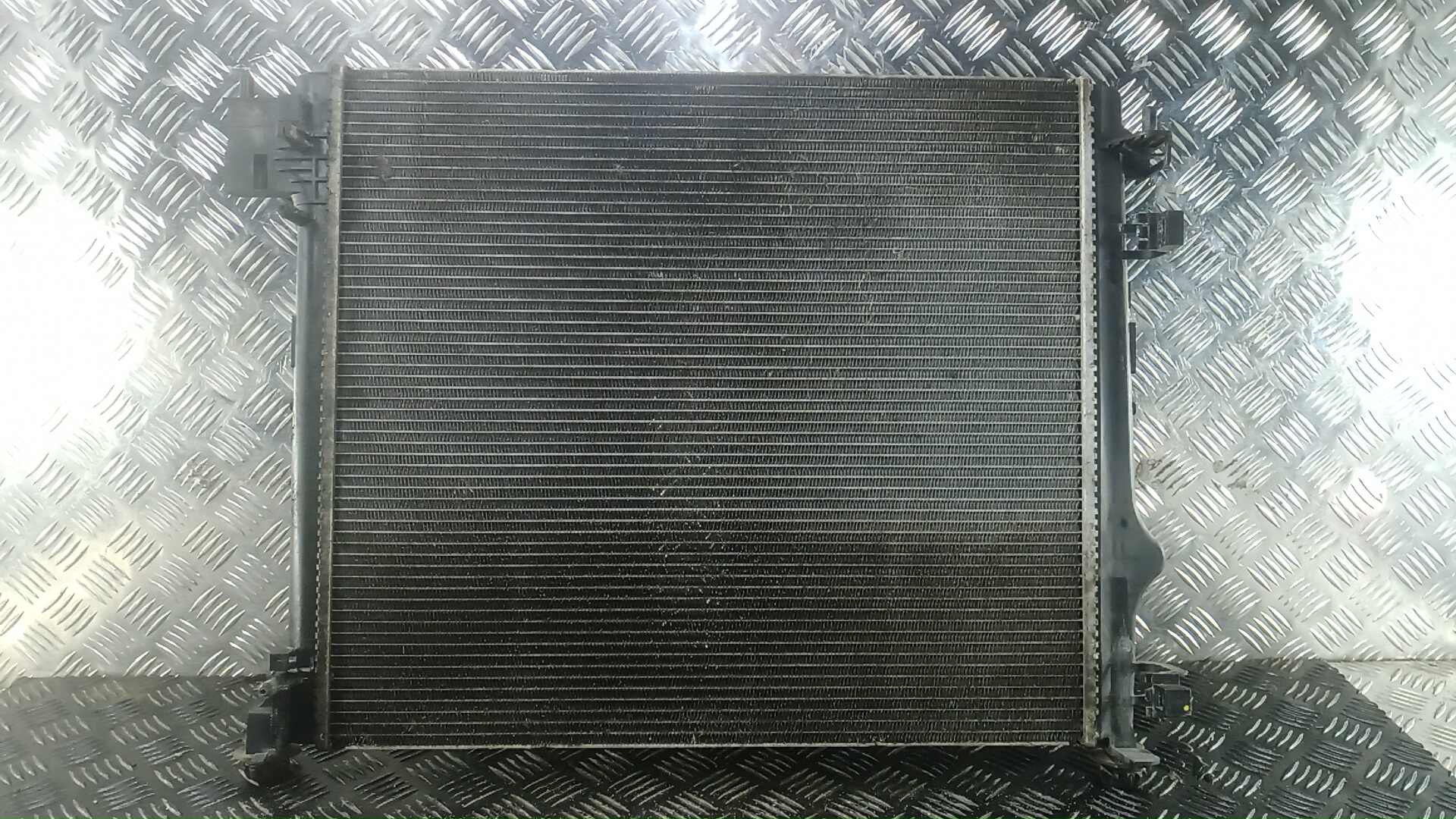 Радиатор охлаждения двигателя основной