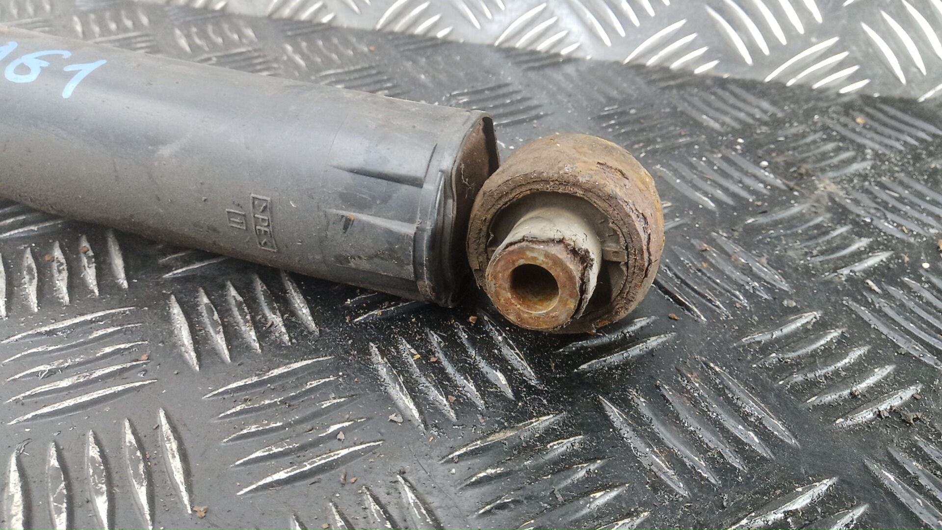 Амортизатор задний (стойка)