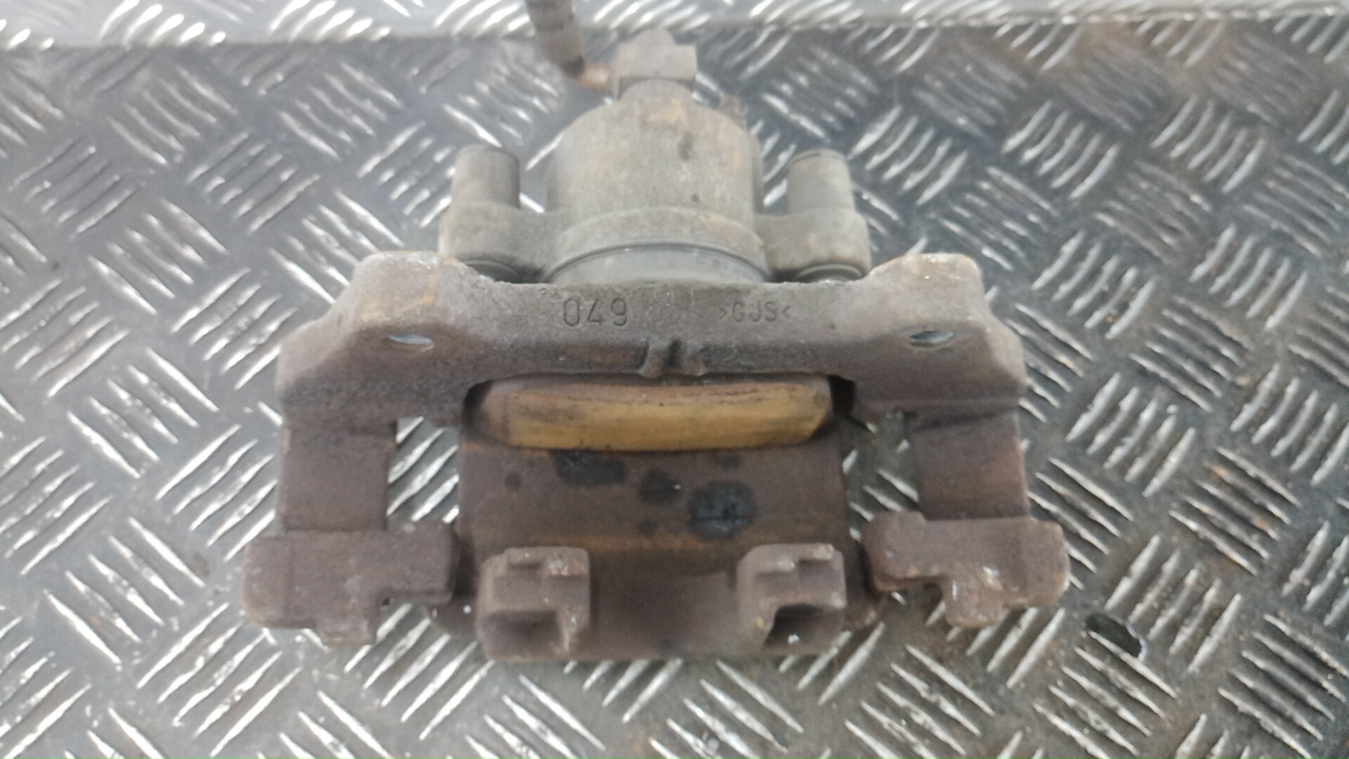 Суппорт передний правый