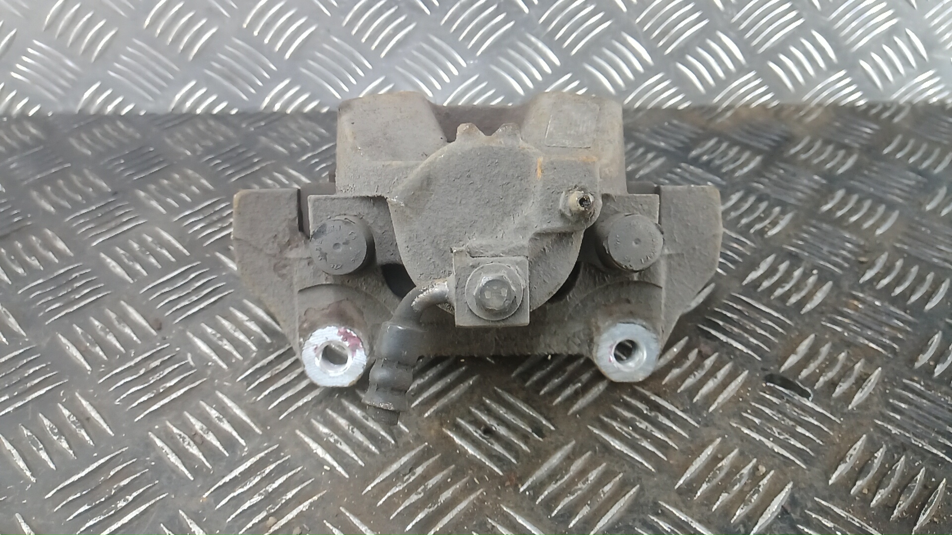 Суппорт передний правый