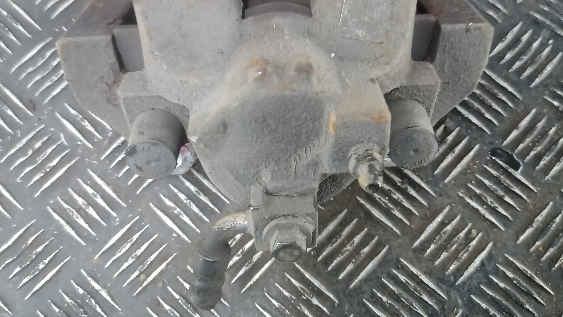 Суппорт передний правый