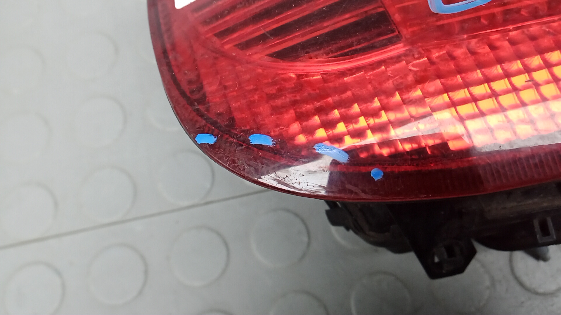 Фонарь задний правый