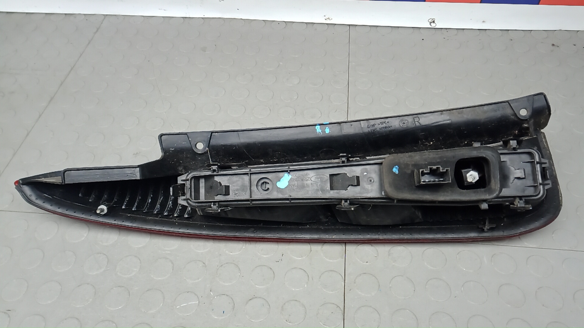 Фонарь задний правый