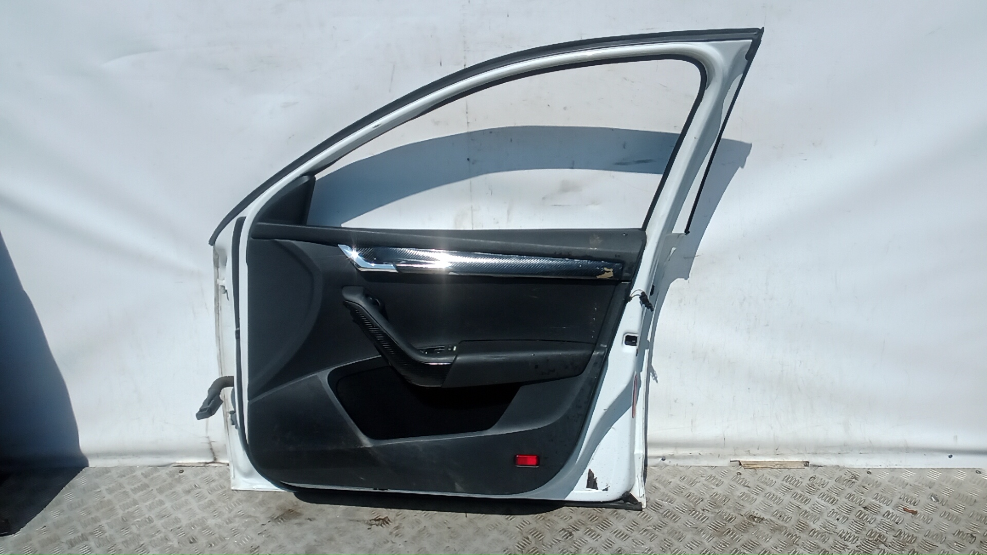 Дверь передняя правая