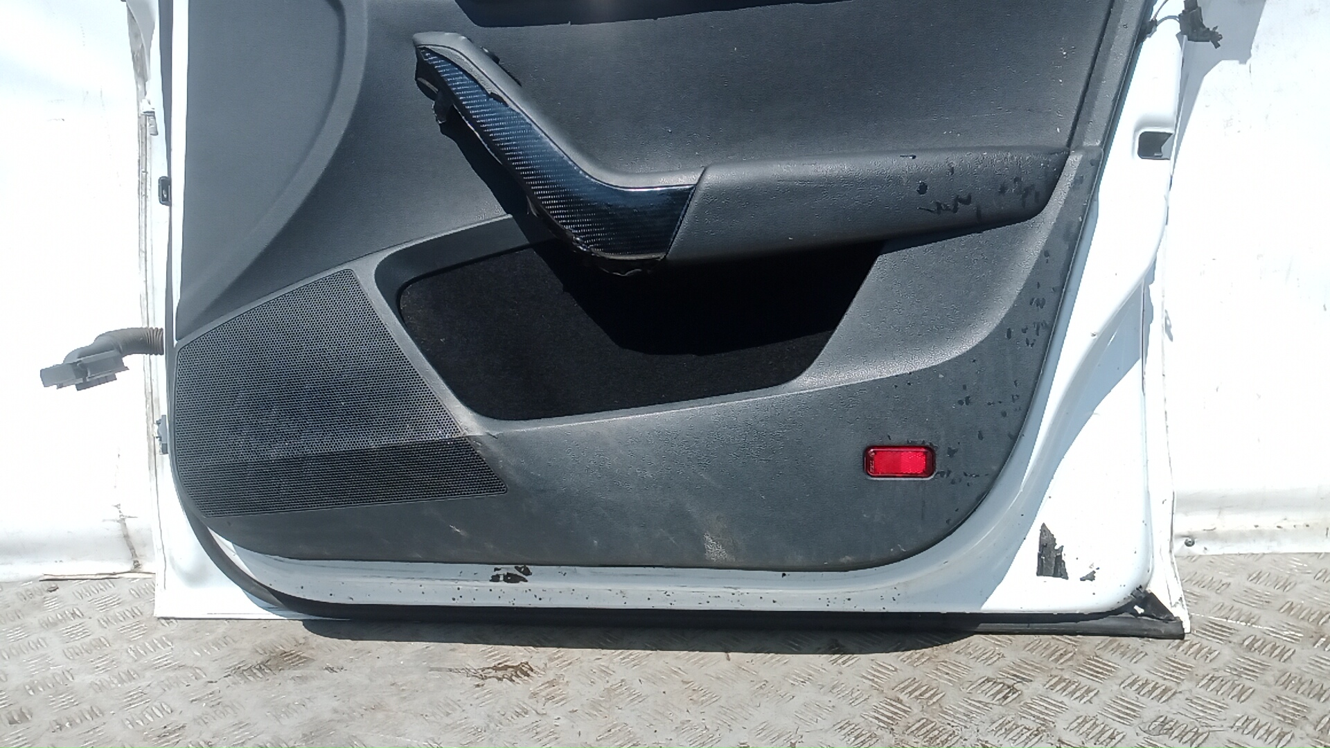 Дверь передняя правая