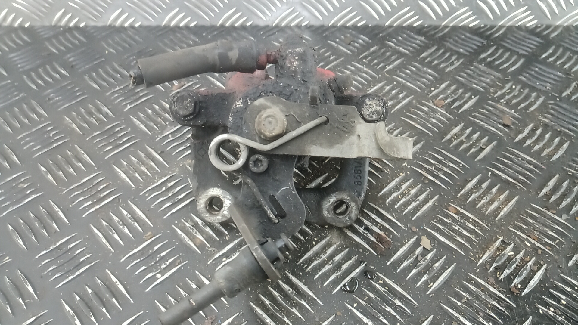 Суппорт задний правый