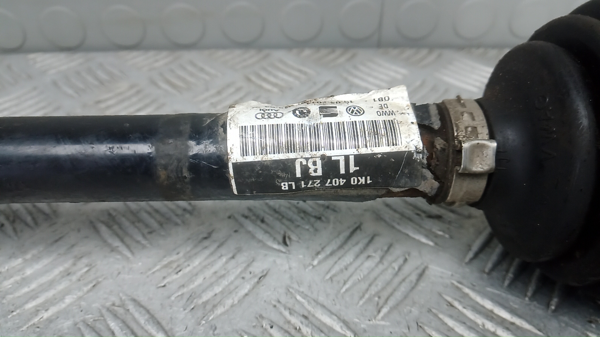 Полуось передняя левая