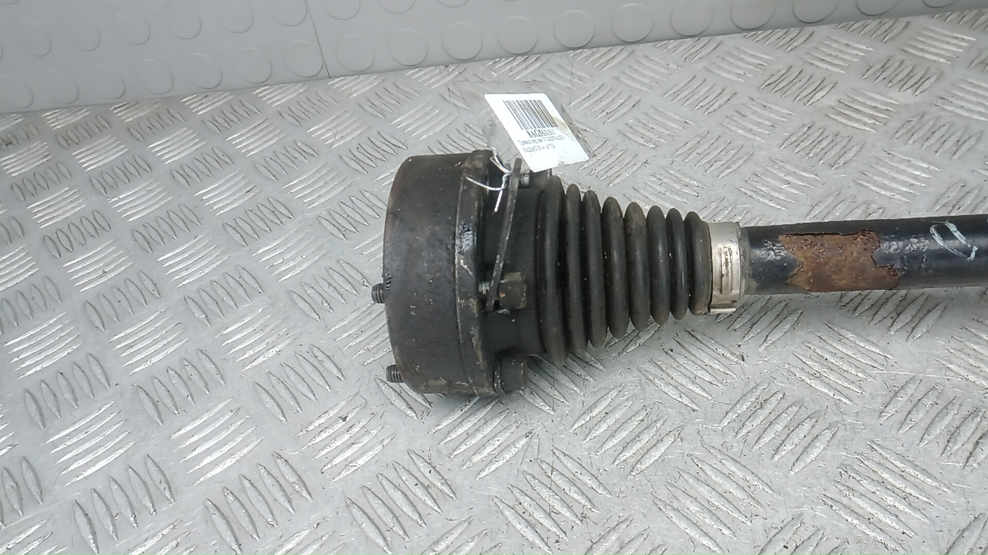 Полуось передняя левая