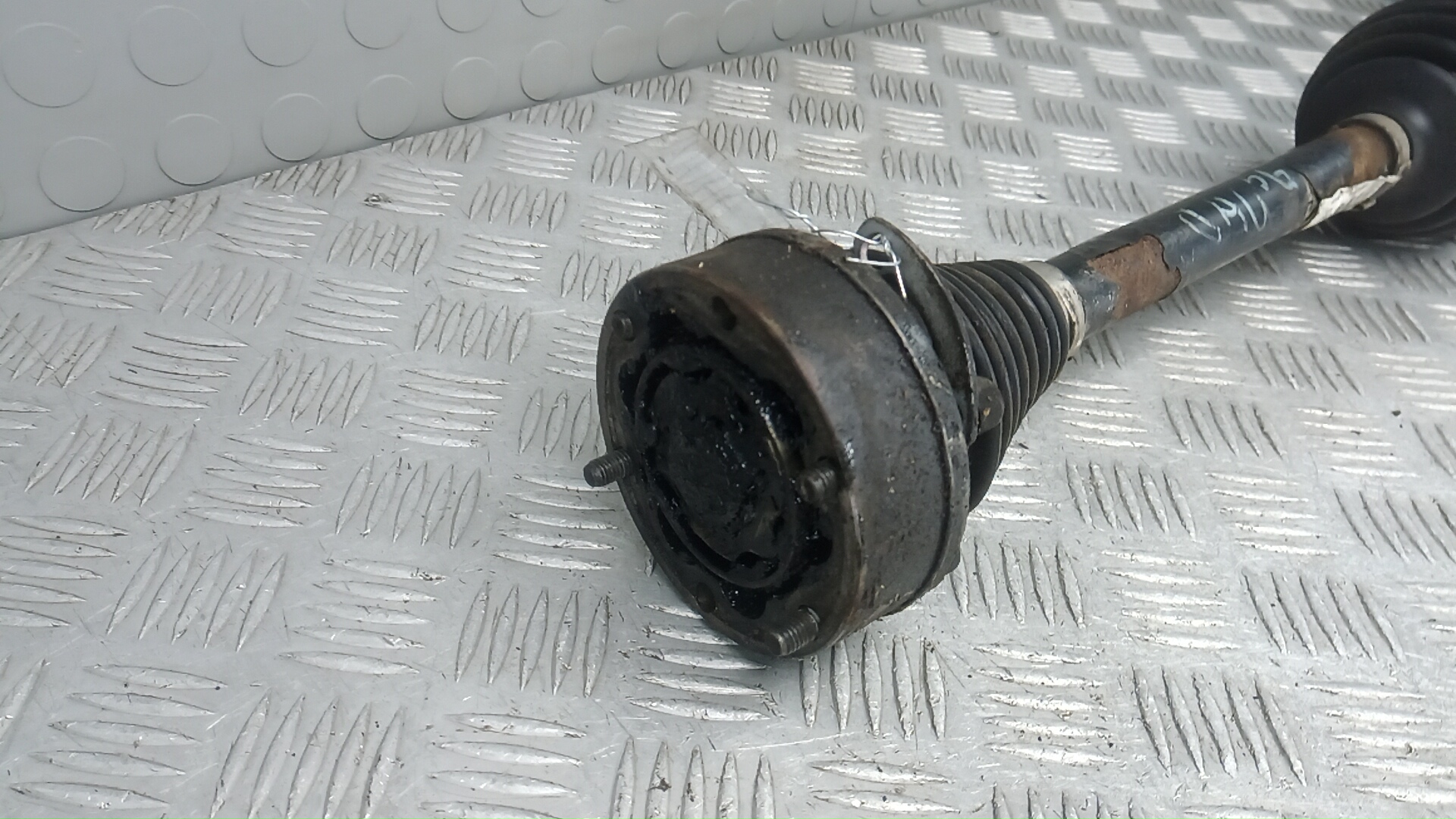 Полуось передняя левая