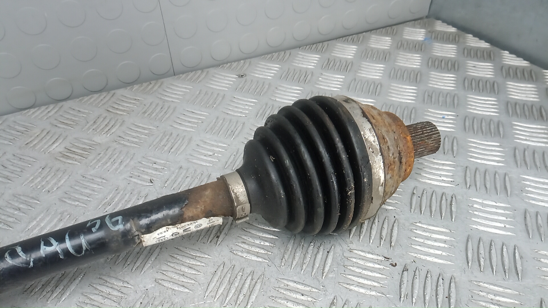 Полуось передняя левая