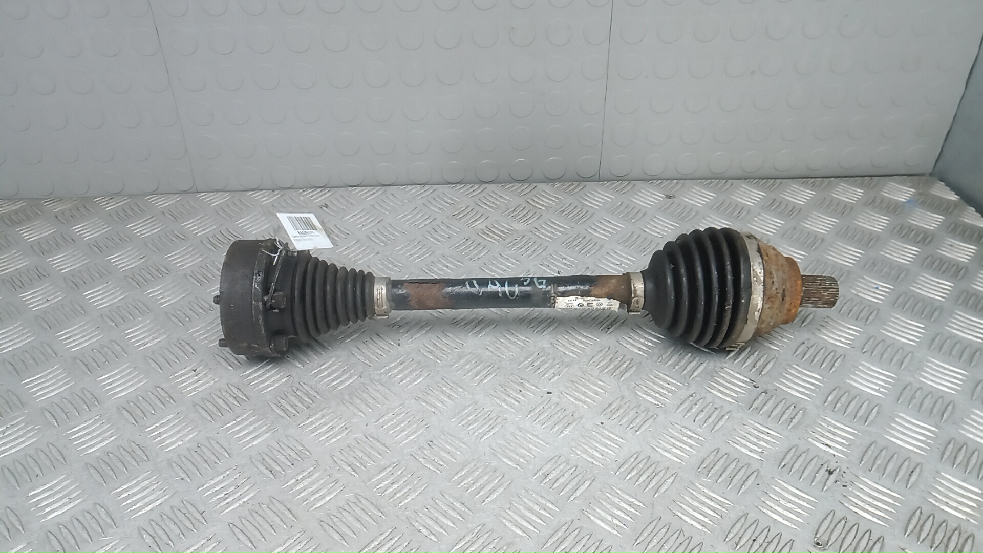 Полуось передняя левая