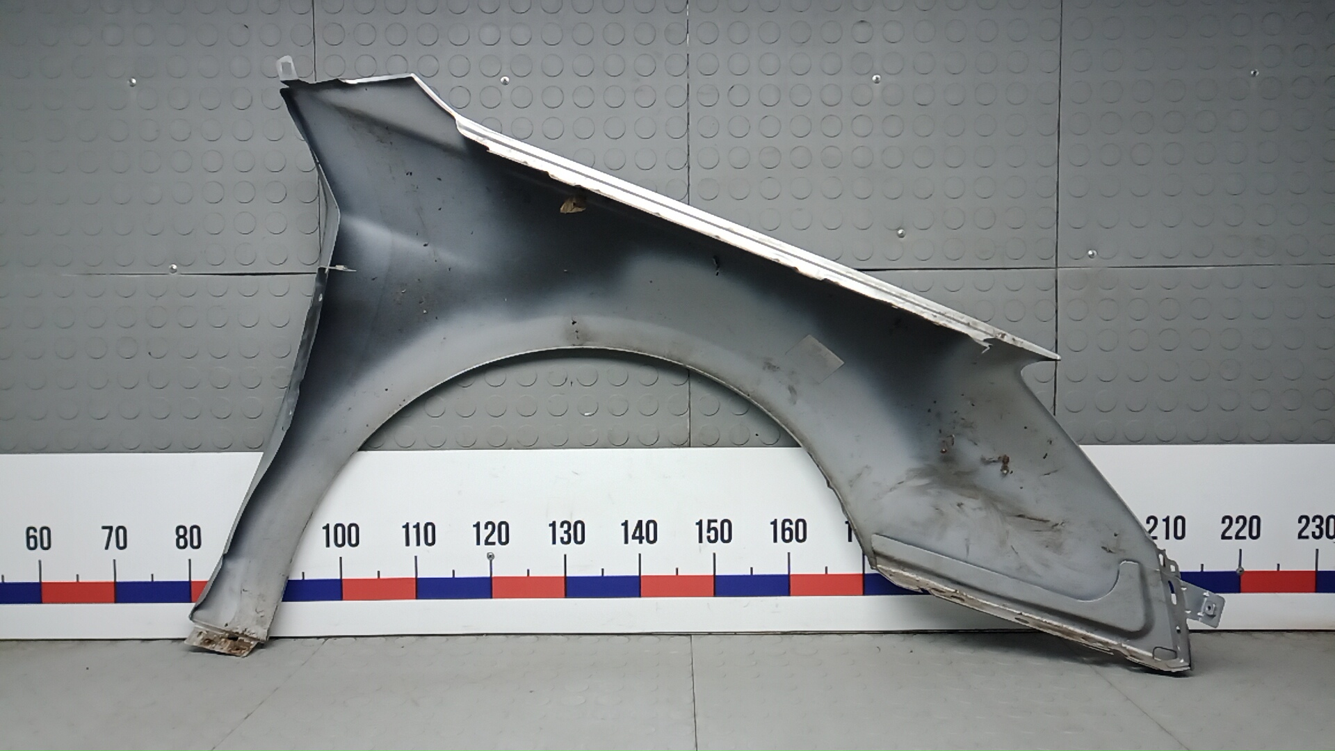 Крыло переднее левое