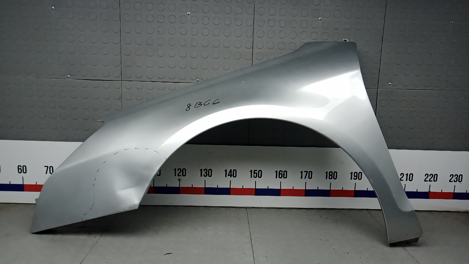 Крыло переднее левое