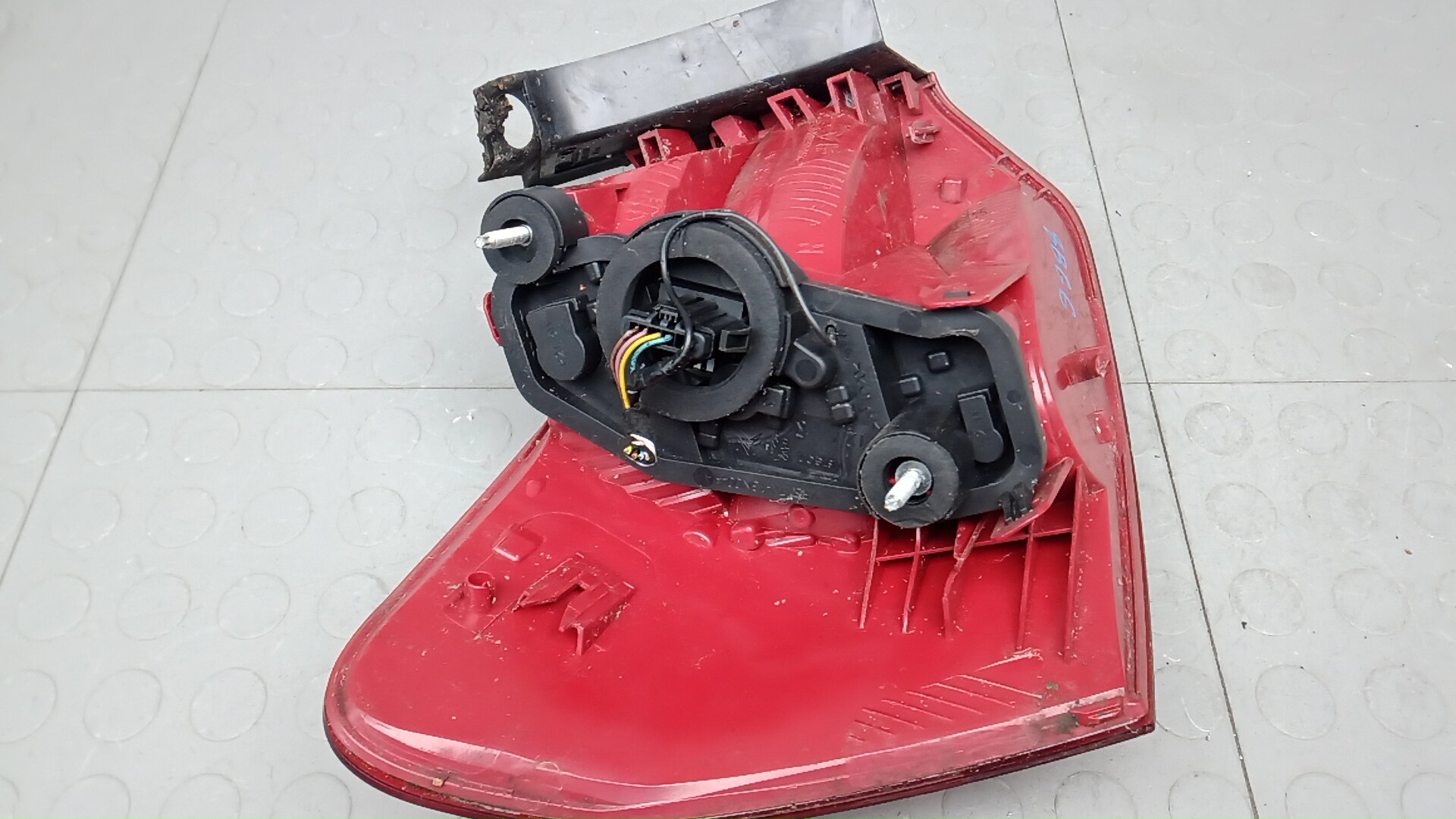 Фонарь задний правый