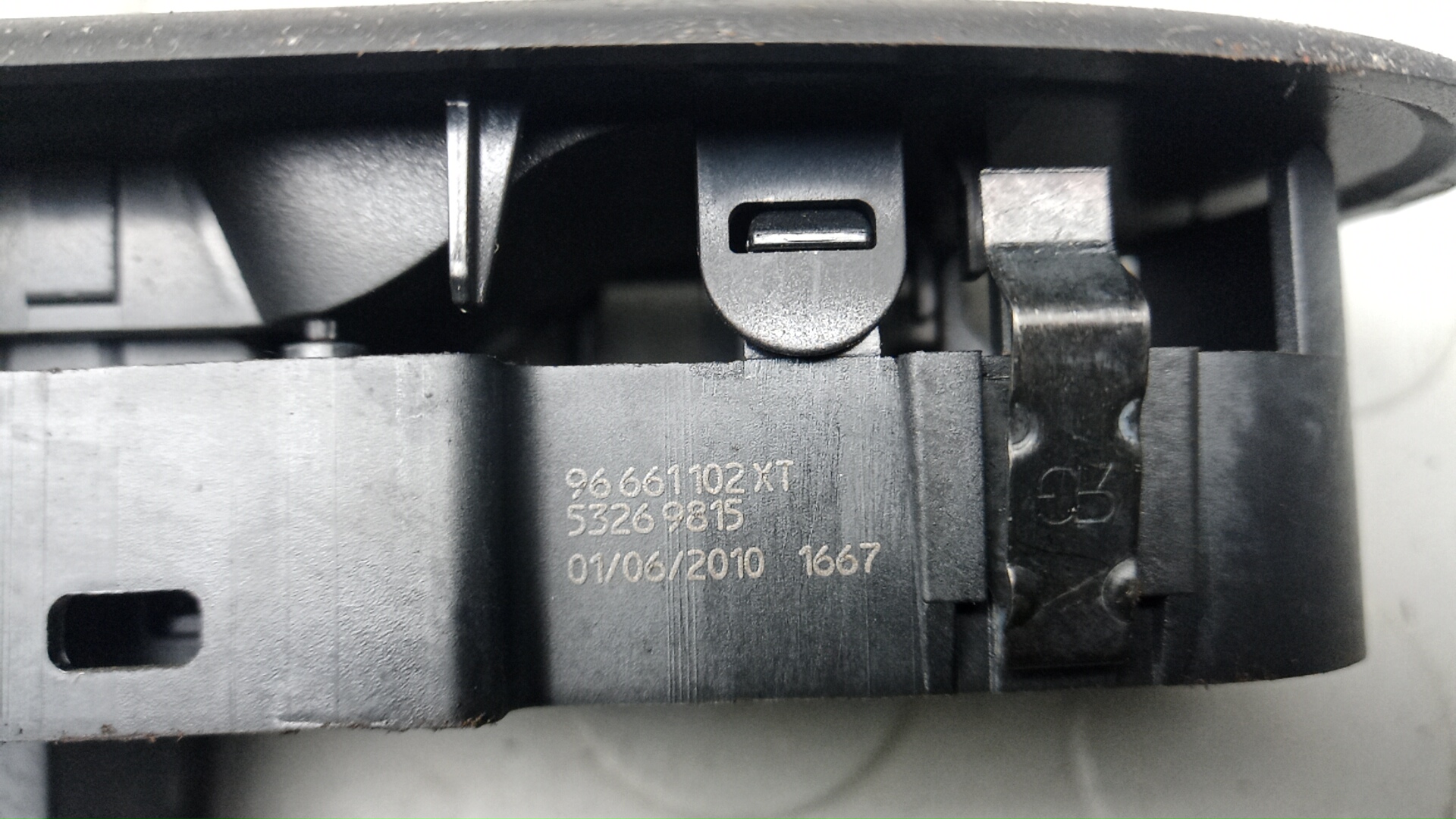 Кнопка стеклоподъемника