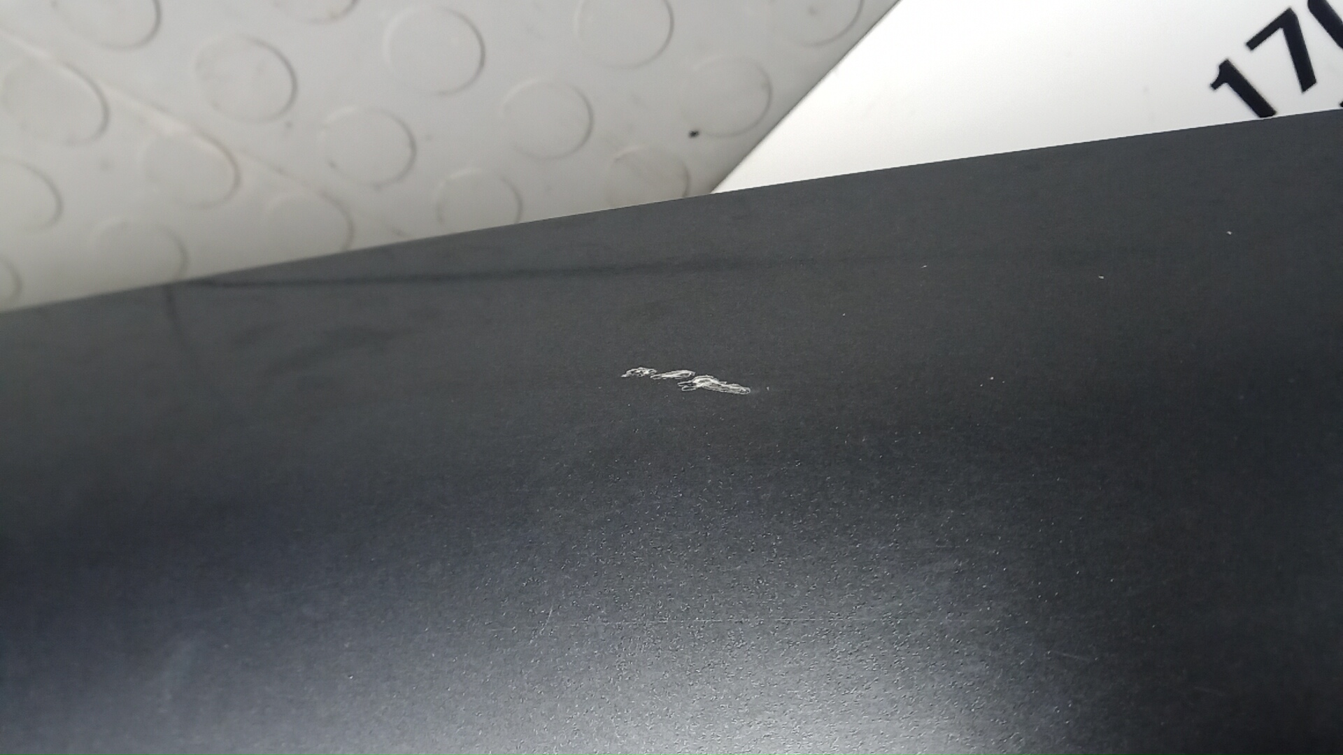 Крыло переднее правое