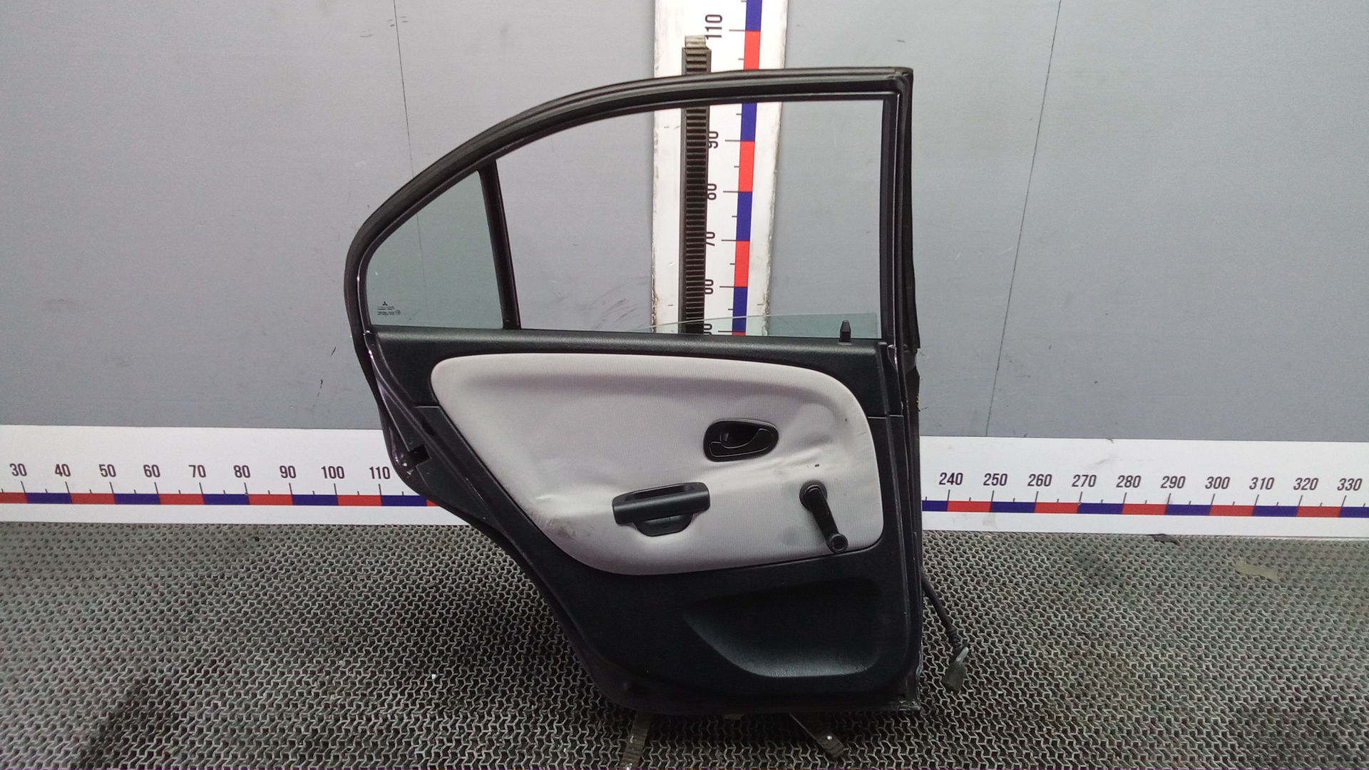 Дверь задняя левая