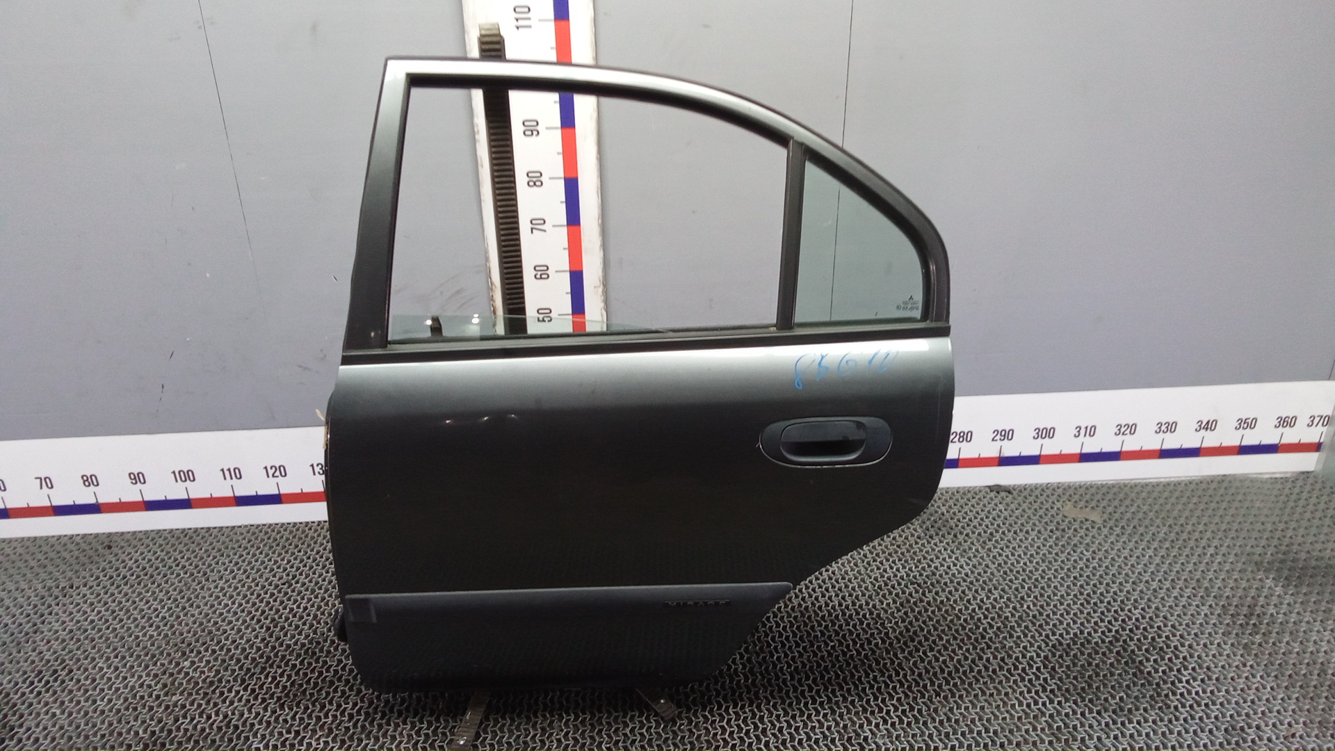 Дверь задняя левая