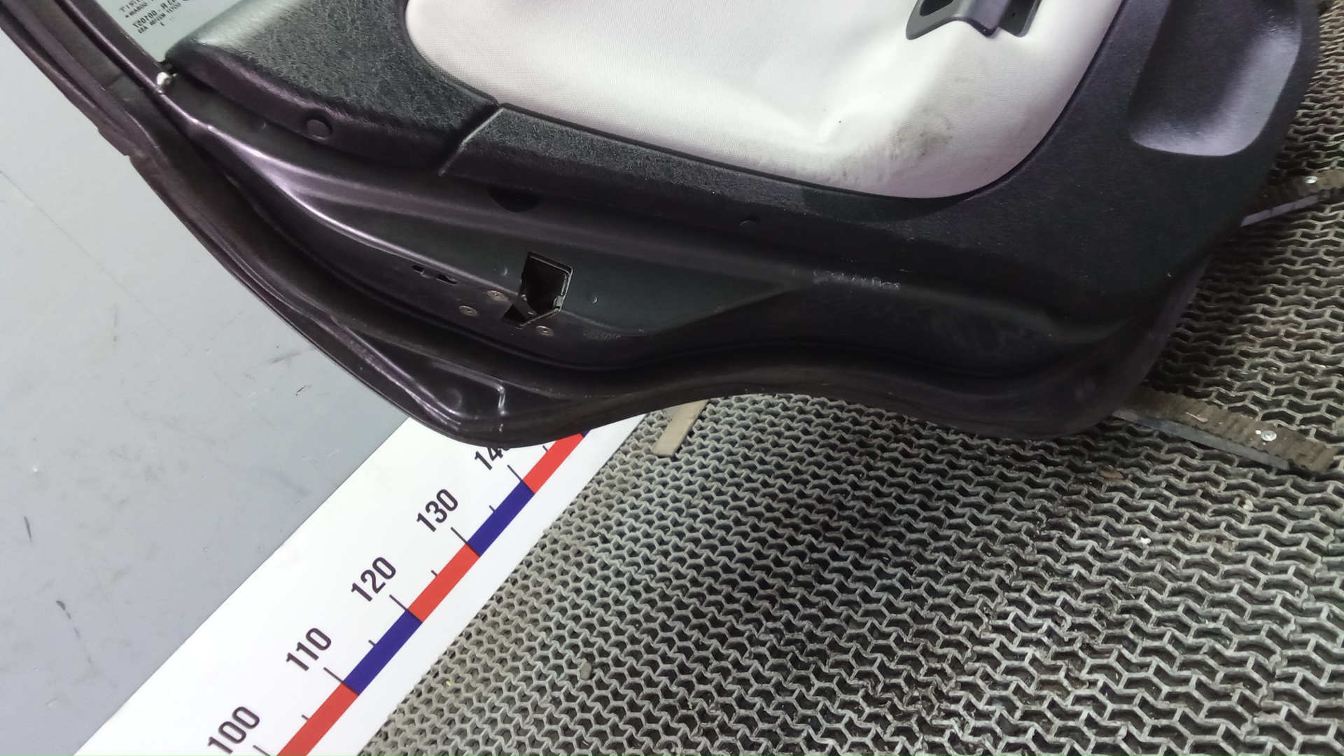 Дверь задняя левая