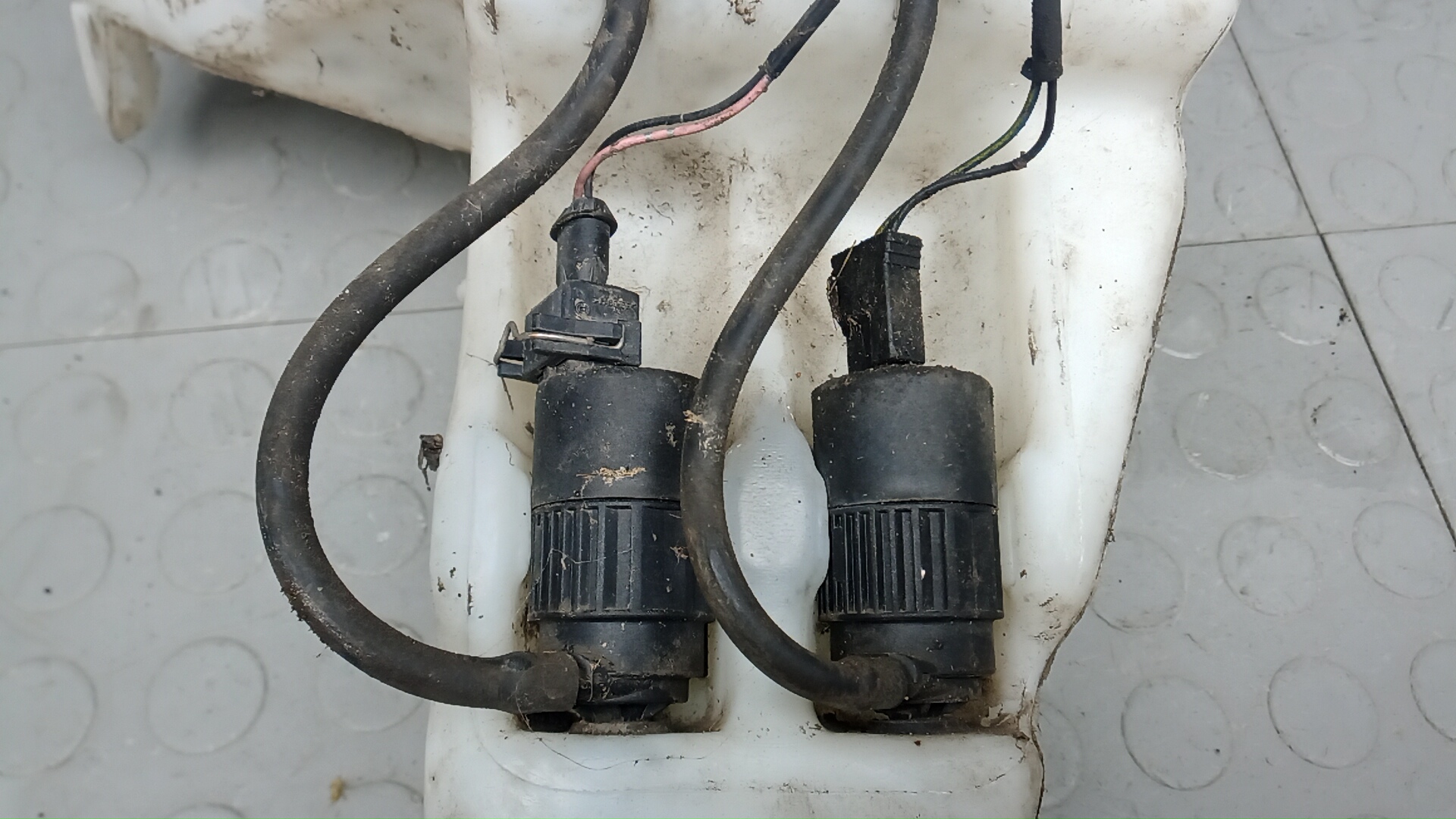 Бачок омывателя лобового стекла