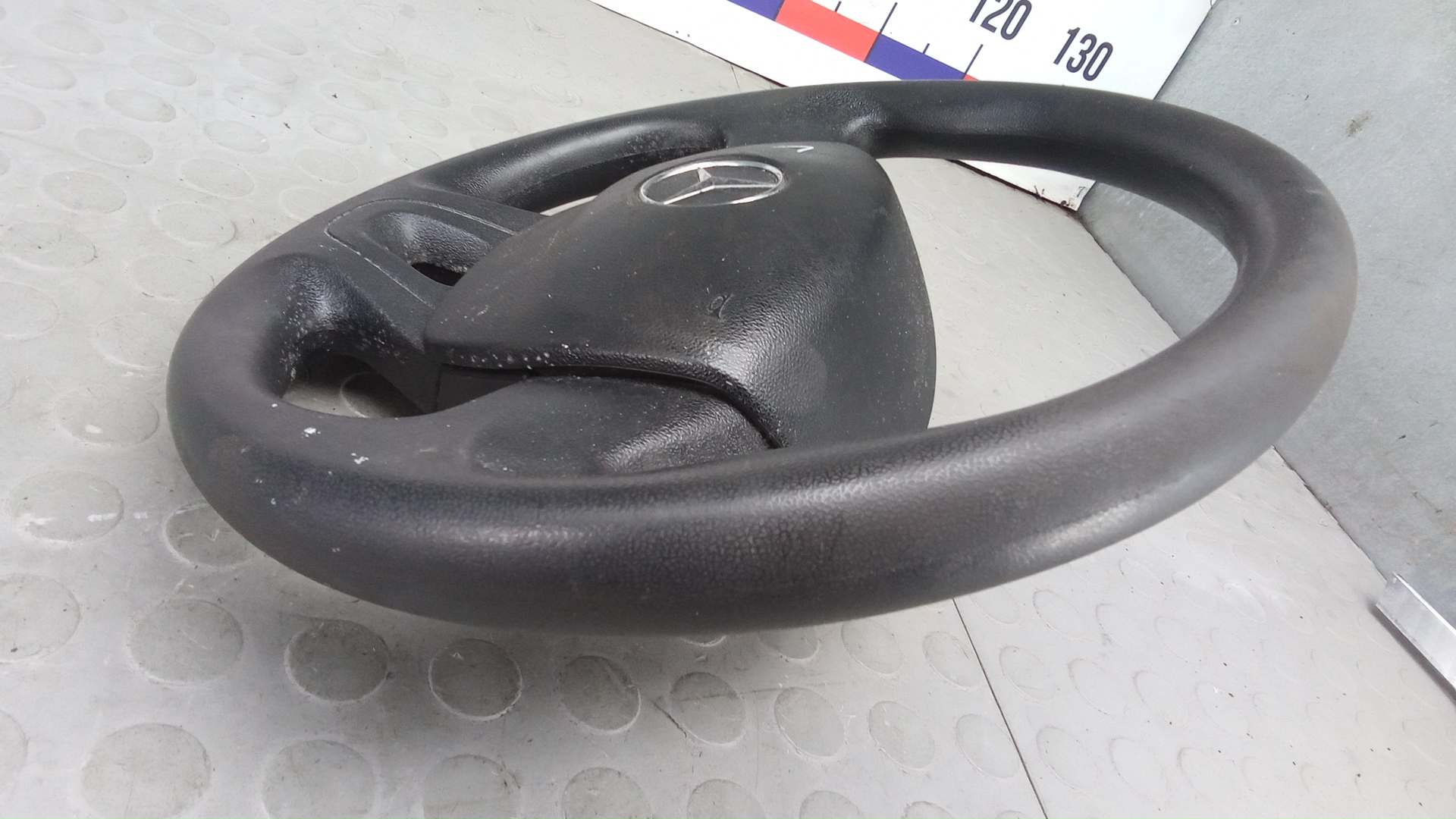 Рулевое колесо (руль)