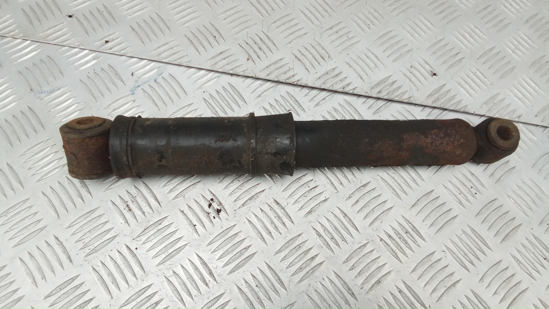 Амортизатор задний (стойка)