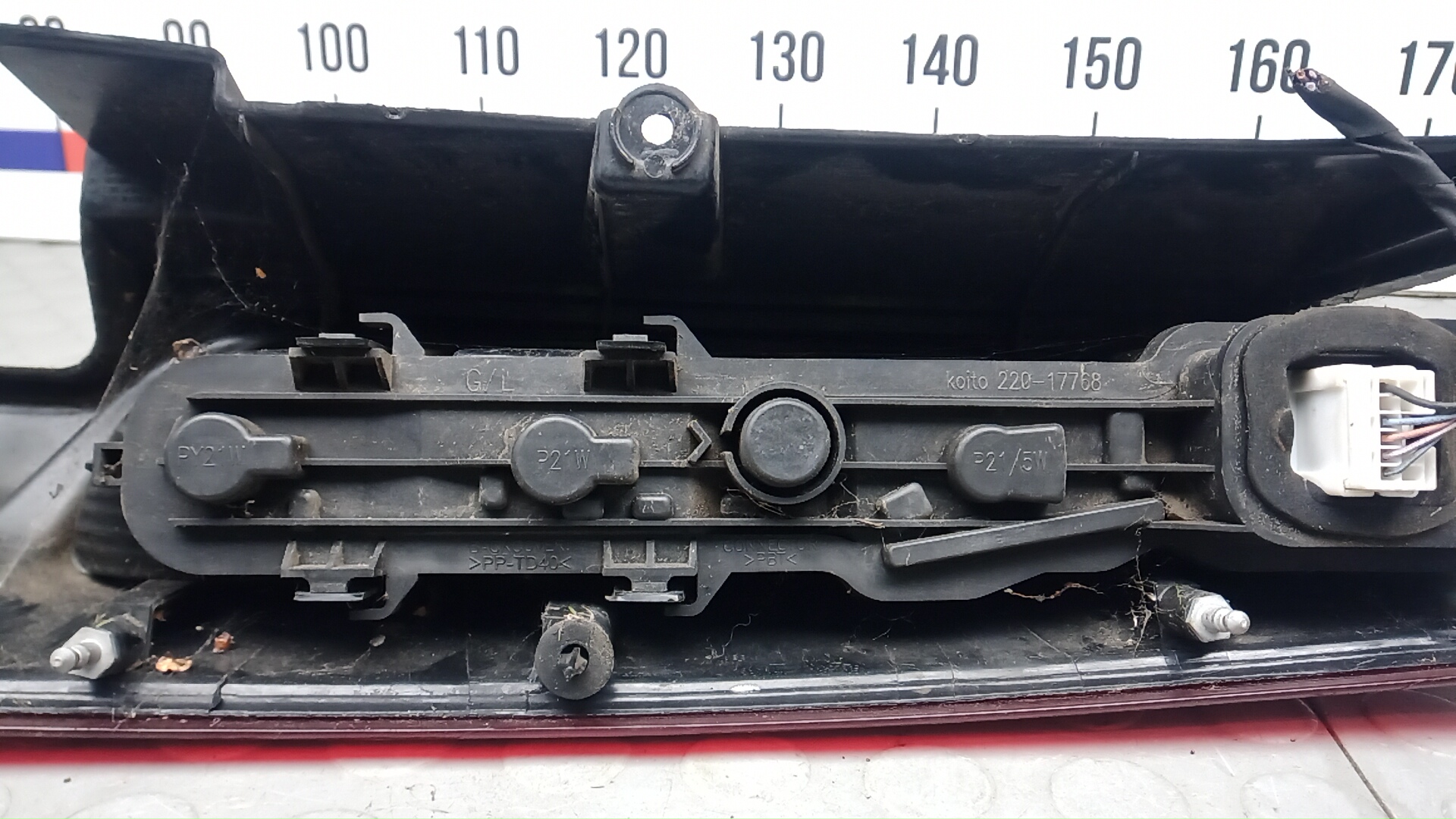 Фонарь задний левый