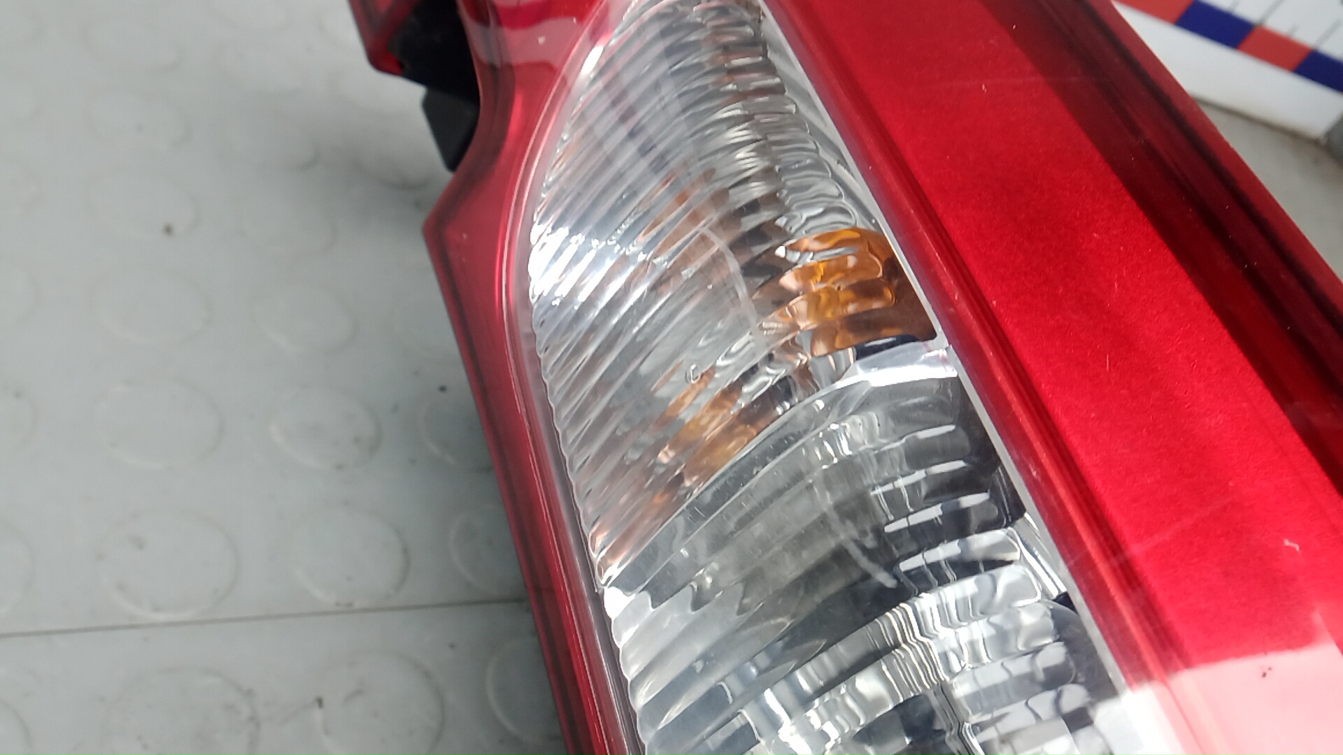 Фонарь задний левый