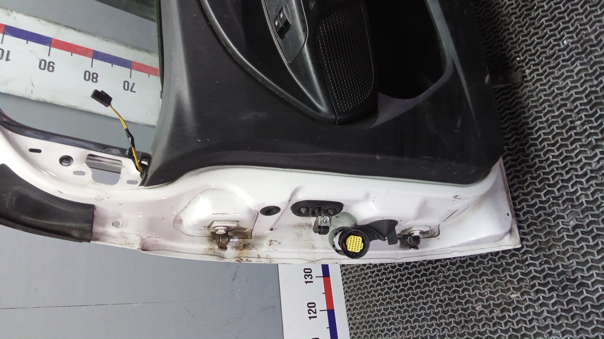 Дверь передняя правая