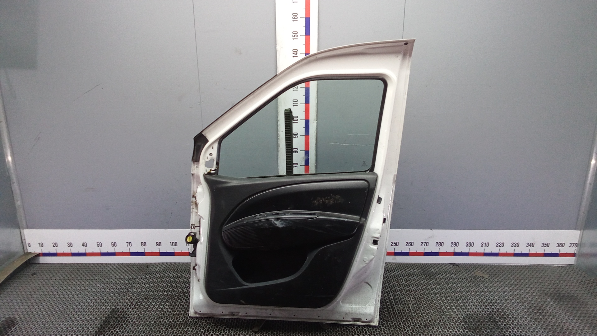 Дверь передняя правая