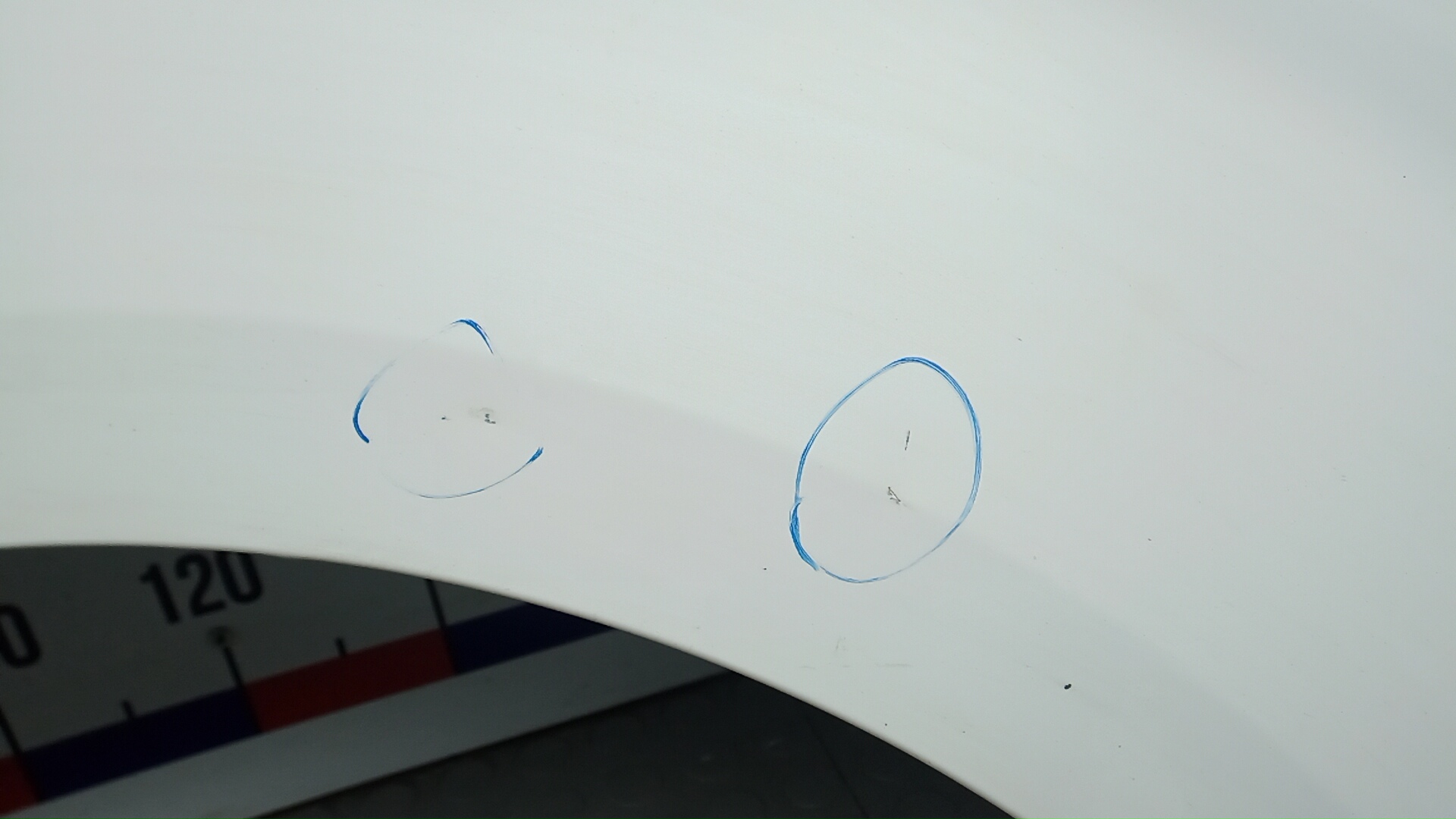 Крыло переднее правое